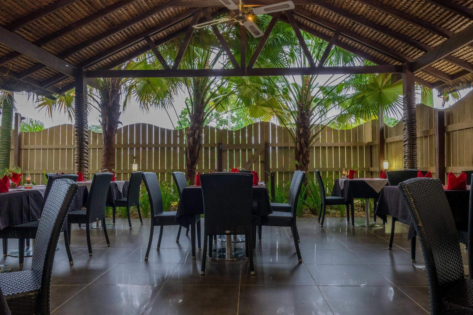 Village De Santo Resort Luganville Exterior photo